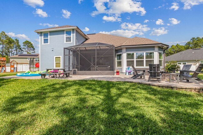 Building Photo - Spacious 4 Bed / 4 Bath Home with Upgrades...