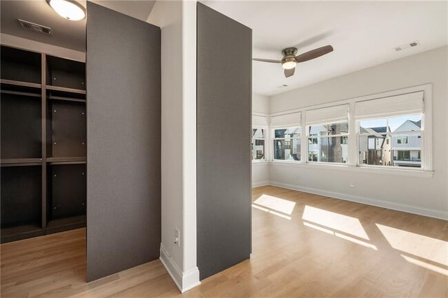 Building Photo - 2350 Melina Pl