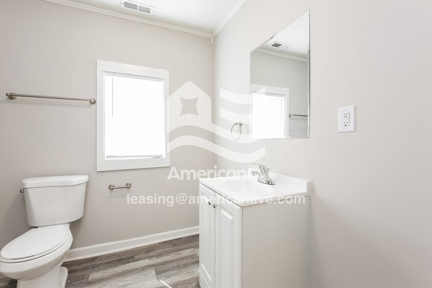 Building Photo - 16 Ames St