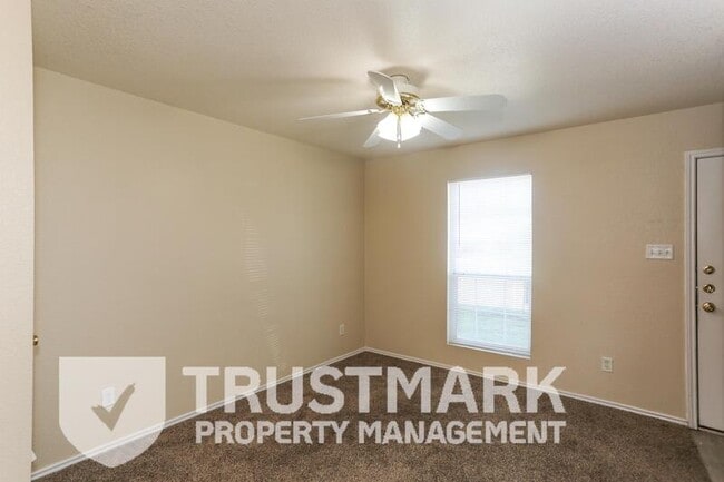 Building Photo - 4403 B Abigail