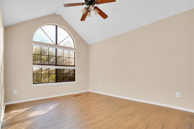 Building Photo - 449 Harris St