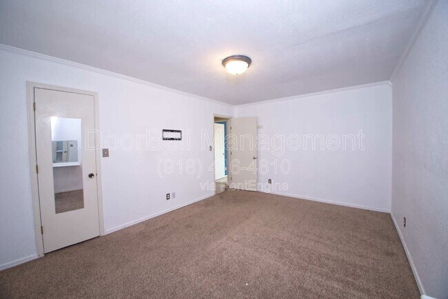 Building Photo - 3302 E 83rd Pl