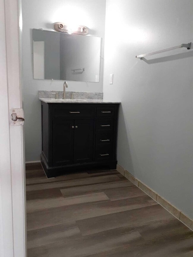 Building Photo - 4648 Summit Blvd