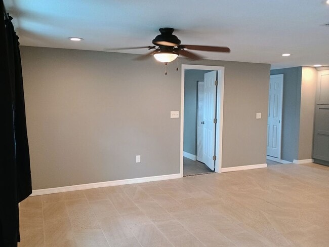 Building Photo - 6737 Udell Ln