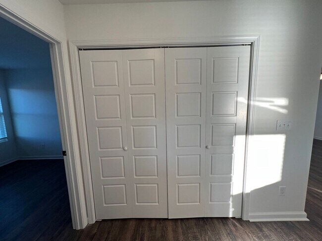 Building Photo - New Beginnings Start with AMRR: 3 Bedroom ready for move in!