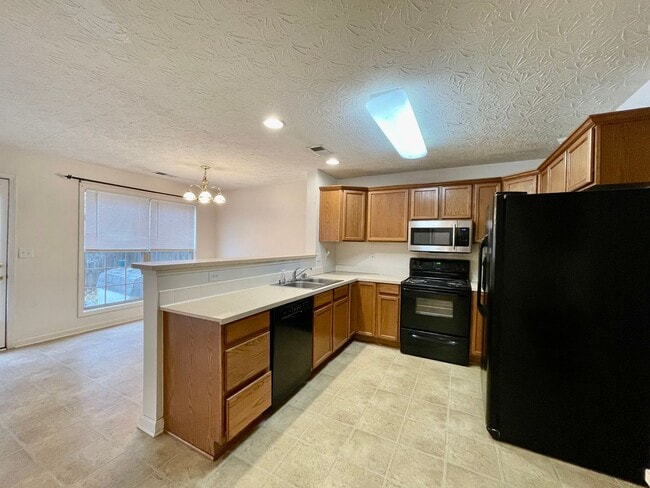 Building Photo - Lovely, Upscale Home! All Electric, Garage, Fenced Backyard; $1,900/Mo with 2 Yr Lease!