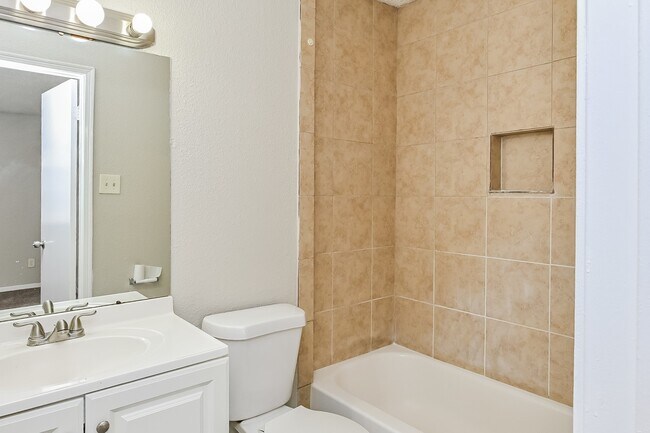 Building Photo - 4927 Kilkenny Dr