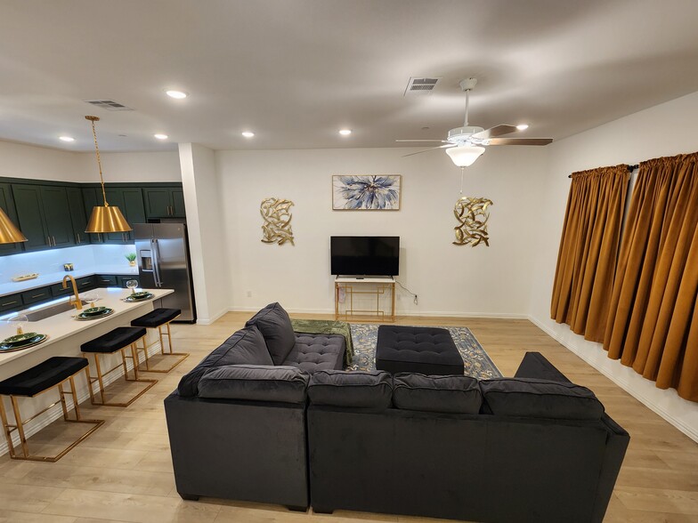 Building Photo - 632 Blue Ridge Dr