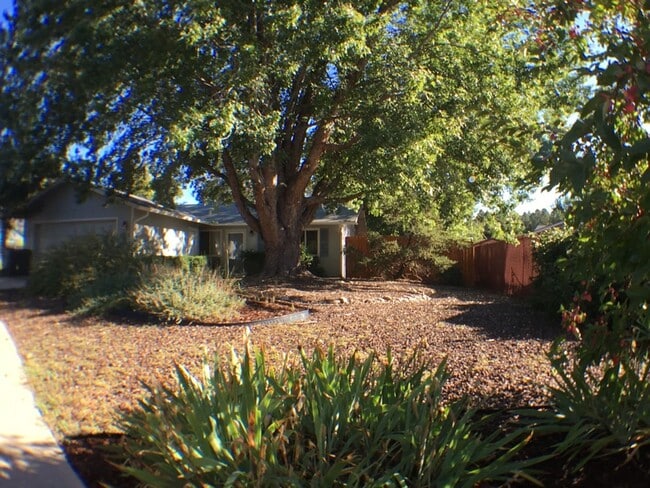 Primary Photo - Nice single level home on cul de sac in Foxglenn neighborhood