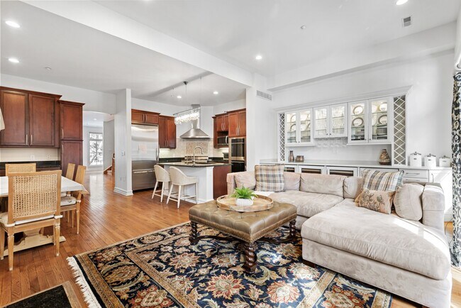 Building Photo - 36 Regency Pl