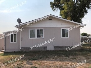 Building Photo - Rare Opportunity to Rent a 4 Bedroom!