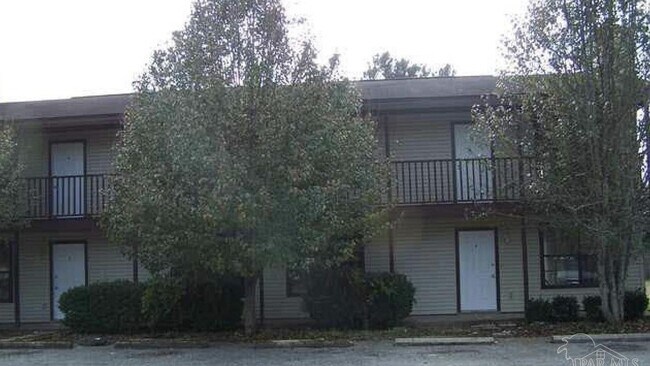 Building Photo - 1635 Iroquois Ct