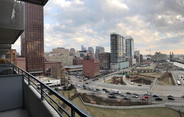 Building Photo - 235 W Van Buren St