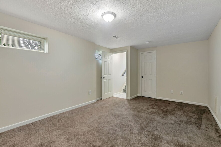 Building Photo - 76 Glenwood Ave