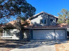 Building Photo - BEAUTIFUL REMODELED HOME COMING SOON!