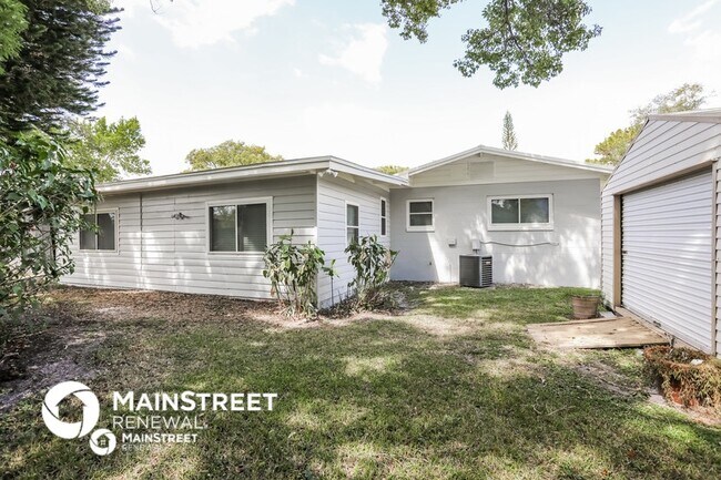 Building Photo - 2120 Rogers Ave