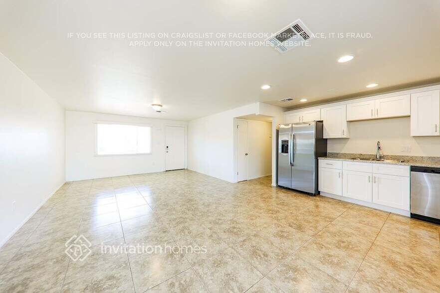 Building Photo - 3730 E Eugie Ave