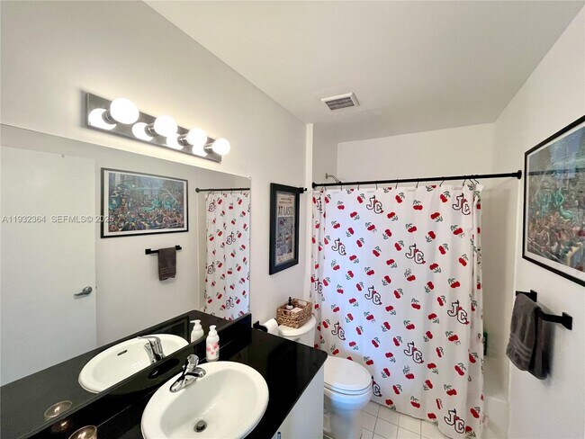 Building Photo - 444 NE 30th St