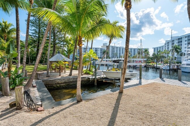 Building Photo - 2780 NE 16th St