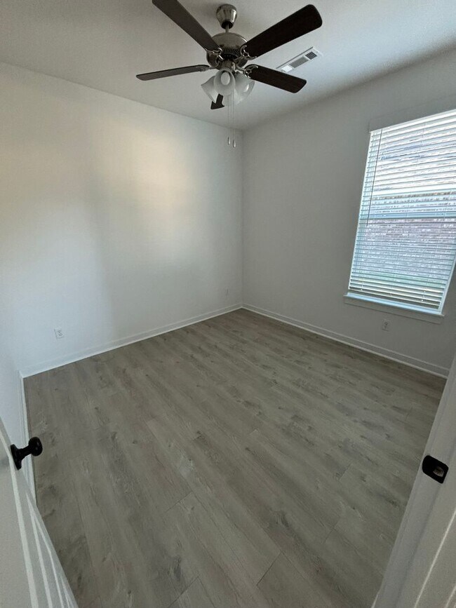 Building Photo - Coming Soon! Newer Construction!! 4 Bedroo...