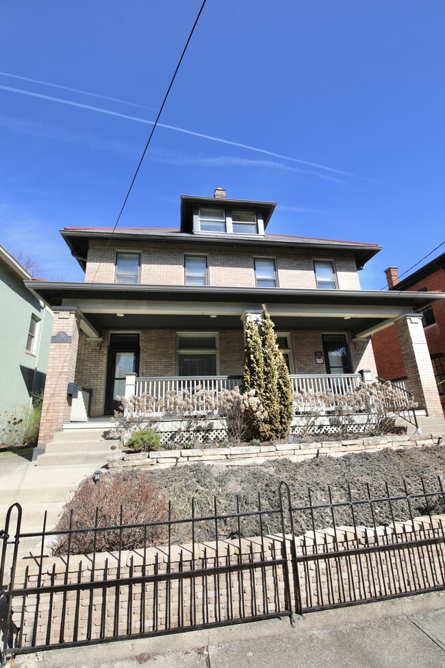 Building Photo - 310 E Beck St