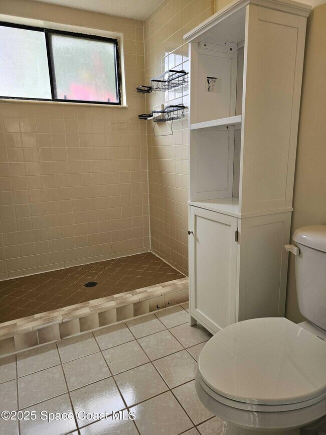 Building Photo - 391 Cypress Point Dr