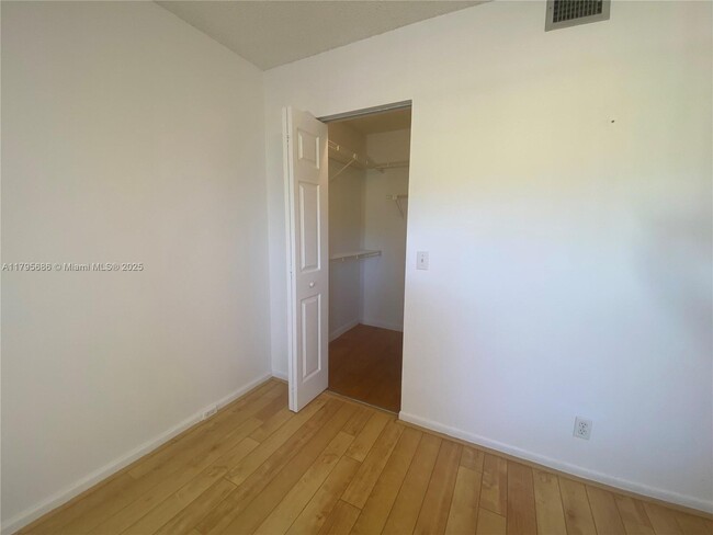 Building Photo - 1100 SW 128th Terrace