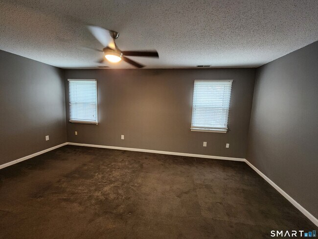 Building Photo - 55 Mill Plain Rd