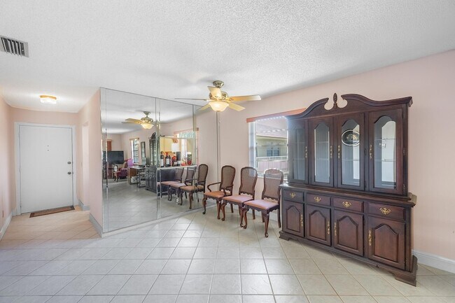 Building Photo - 33 Lake Vista Trail