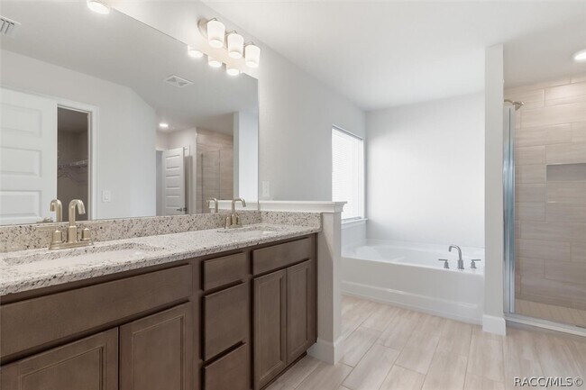 Building Photo - 336 W Rexford Dr