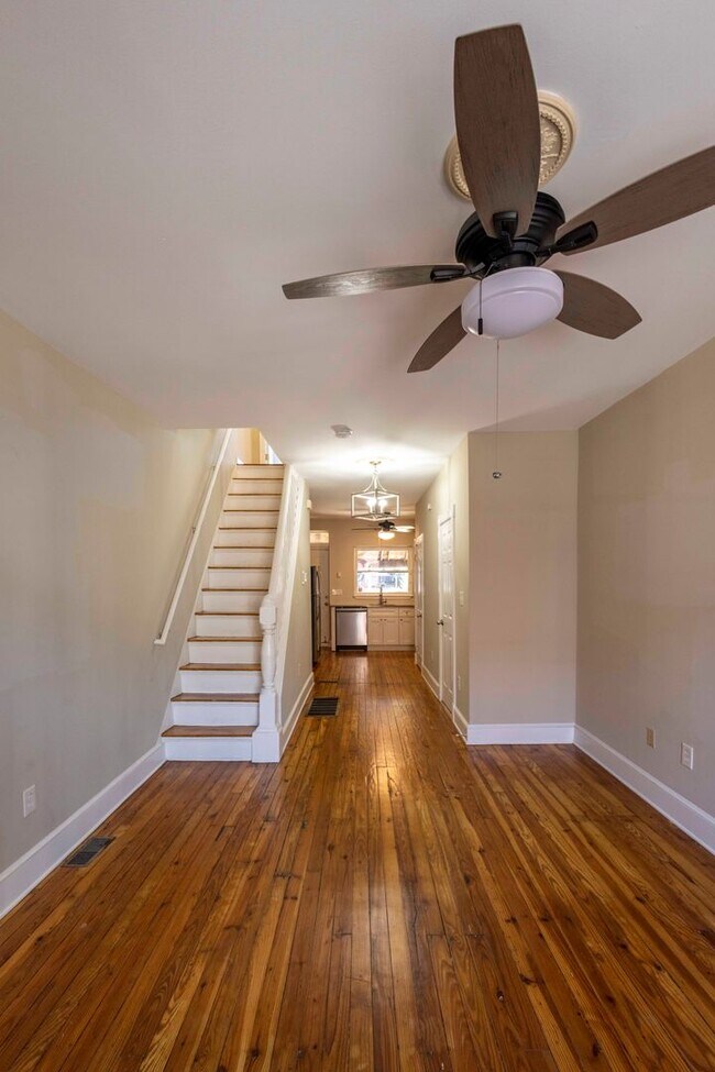 Building Photo - Charming 2BD/1BA Townhome in Patterson Park, MD!