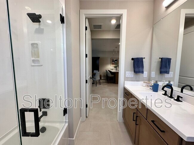 Building Photo - 11300 N Casa Dega Dr