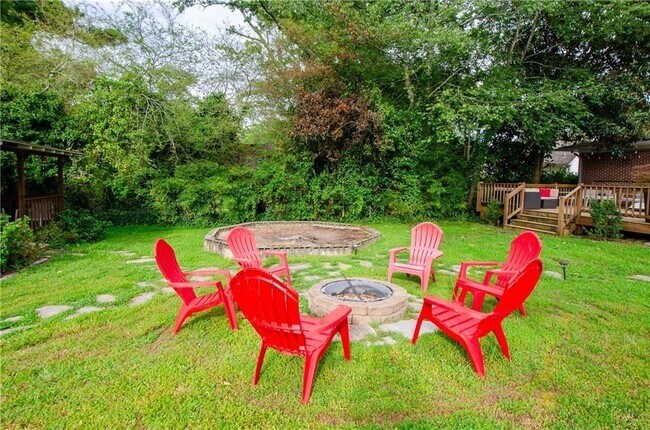 Building Photo - 5122 Lavista Rd