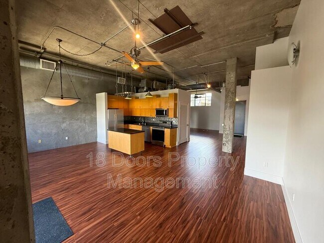 Building Photo - 3940 7th Ave