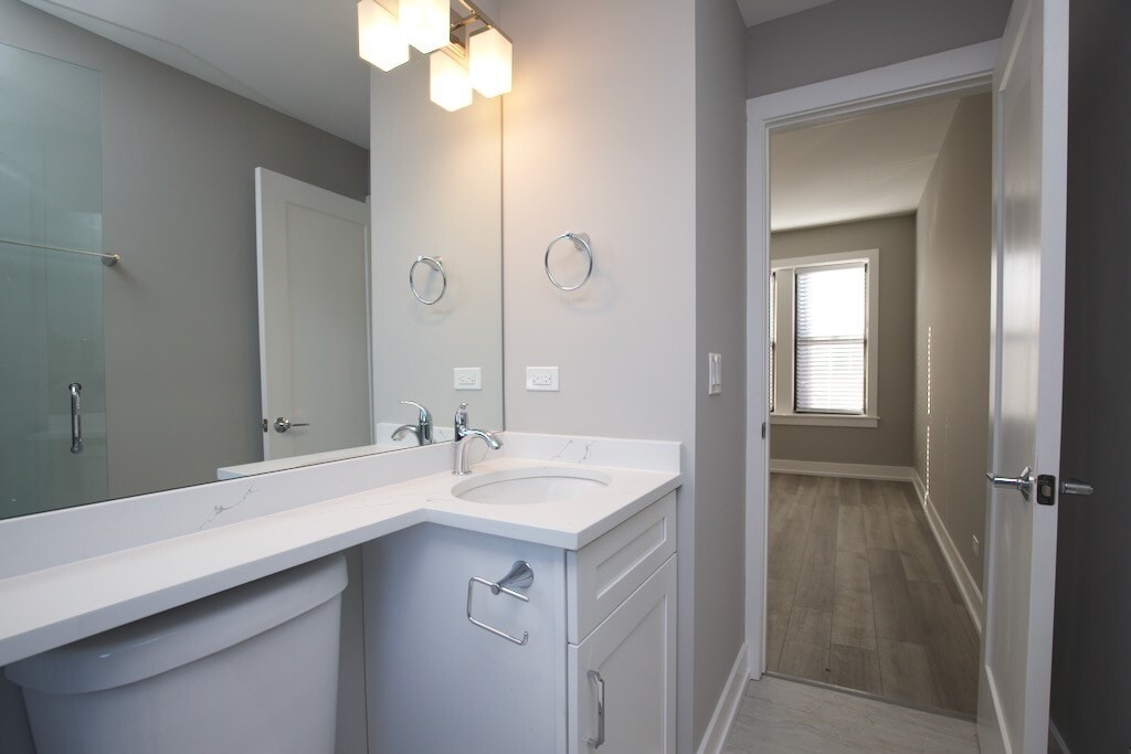 Building Photo - 3853 N Janssen Ave