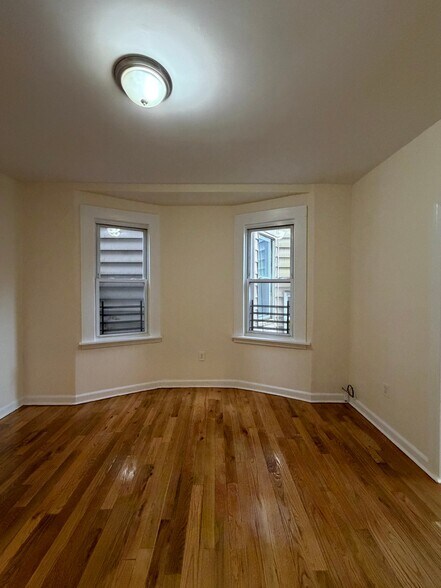 Building Photo - 58 S 13th St