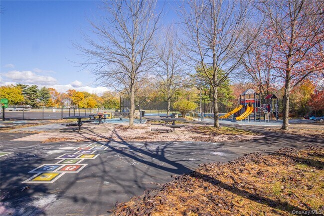 Building Photo - 1 Victoria Ln