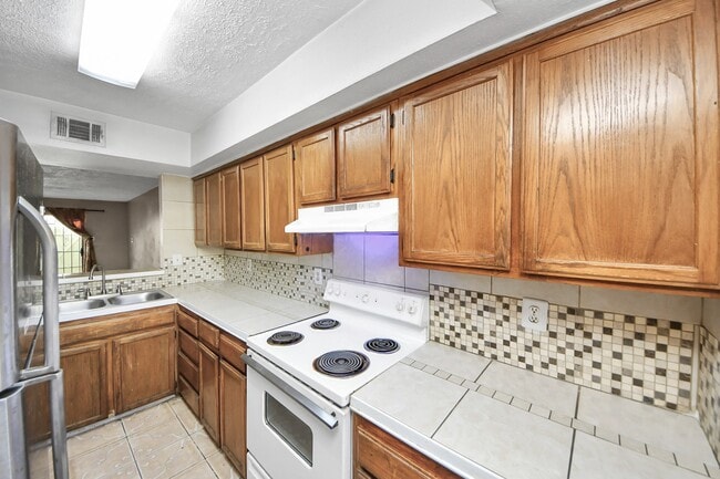 Building Photo - 12667 Windsor Village Dr