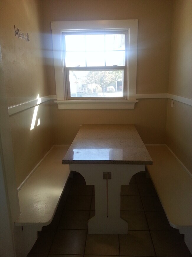 Building Photo - Charming Copperton 4 bedroom upgraded vintage home.