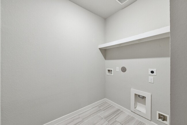 Building Photo - 2116 Blackhawk Ridge Ln