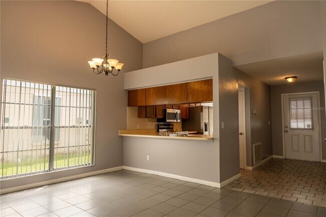Building Photo - 8273 Cascade Oaks Dr