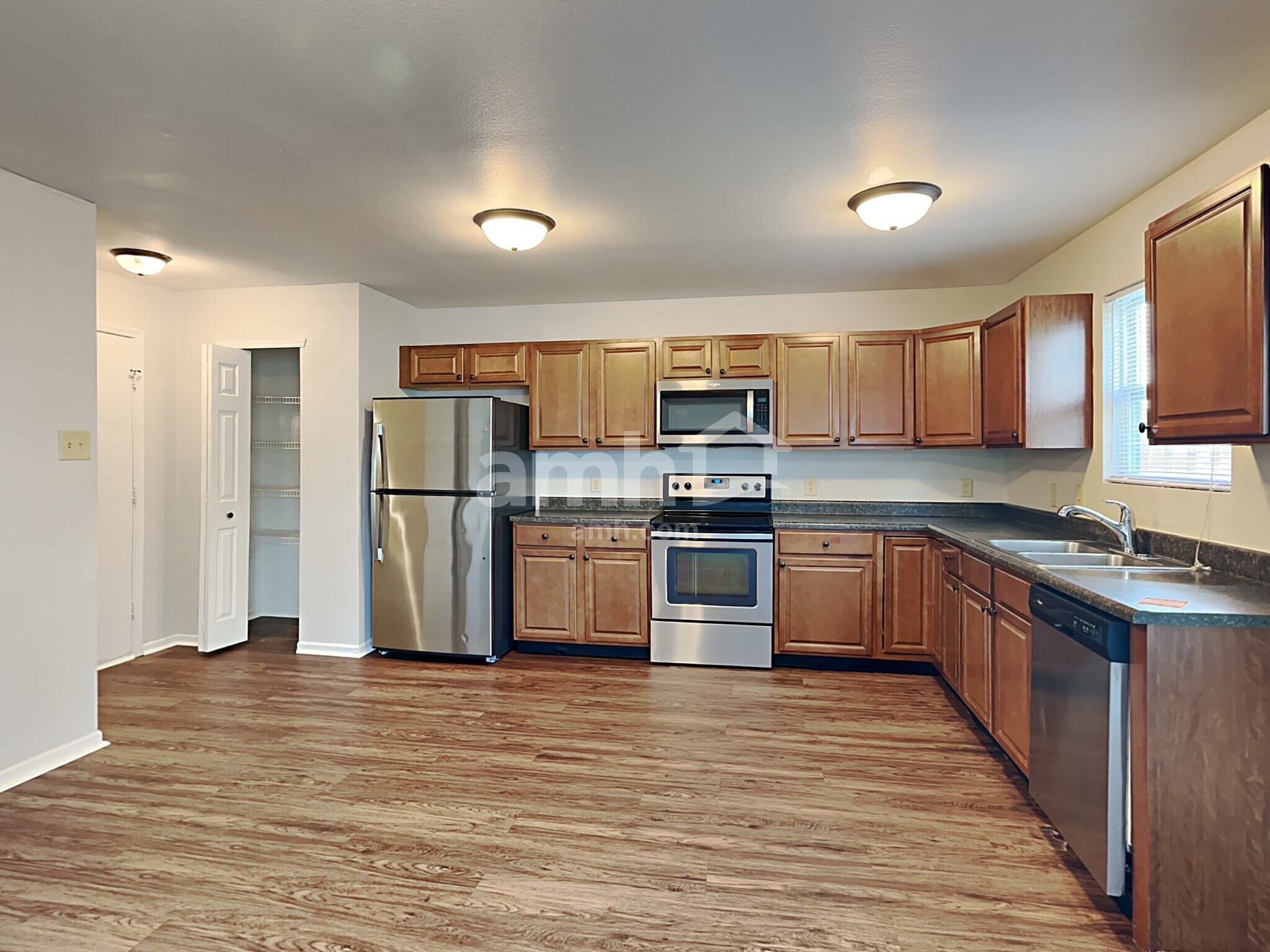 Building Photo - 1413 Dowell St