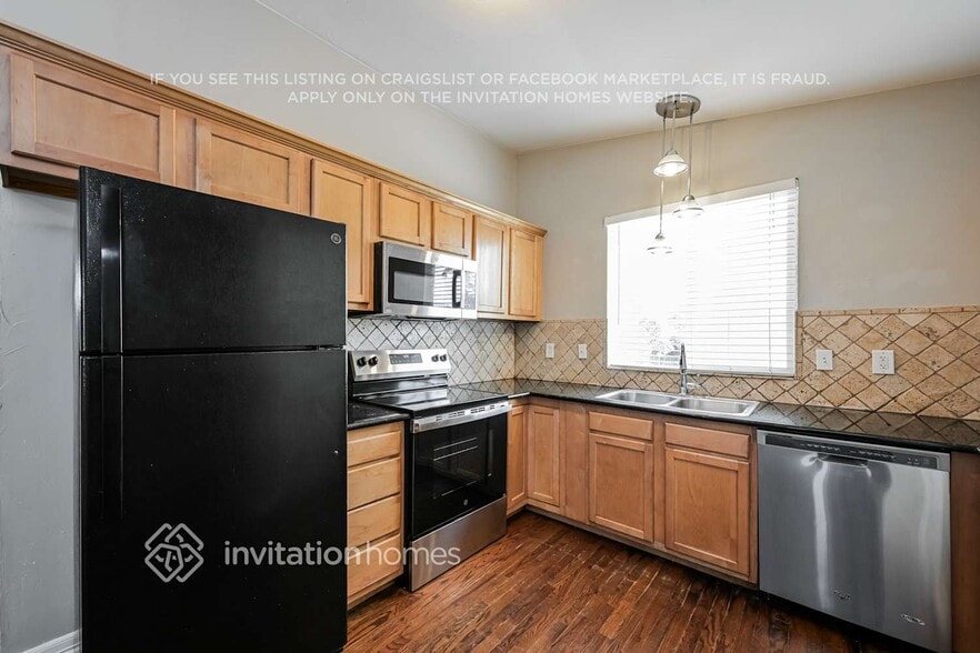 Building Photo - 1772 S Genoa Way