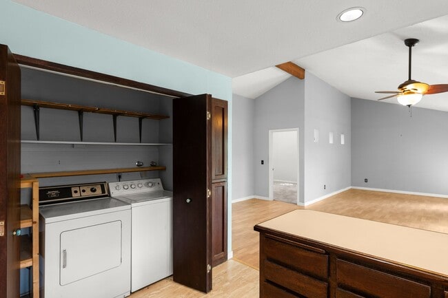 Building Photo - Contemporary One-Level 2 Bed/1 Bath Tranquil Retreat