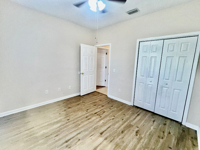 Building Photo - 6214 E Azalea Ave