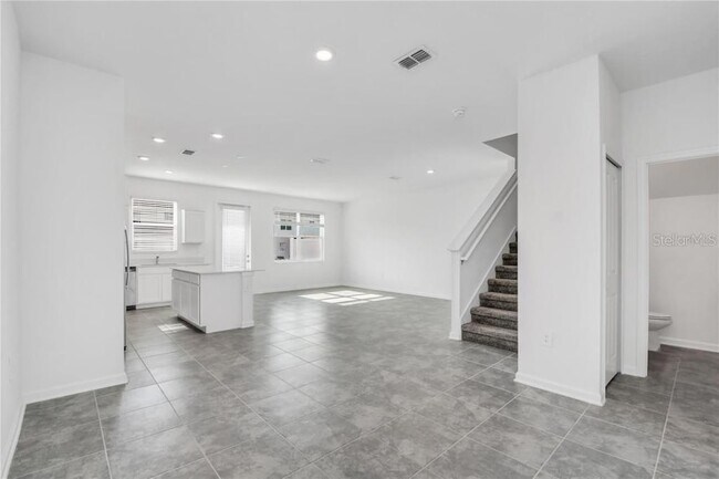 Building Photo - 401 Bogey Dr