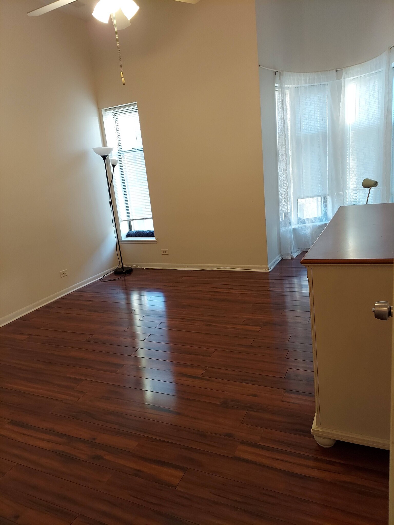 Master Bedroom - 4938 South Drexel Boulevard