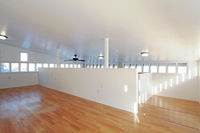 Building Photo - 814 Grand Ave