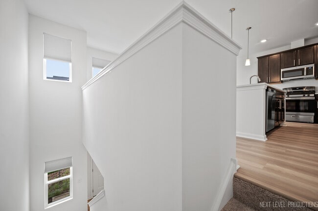 Building Photo - 227 Kingsport Dr
