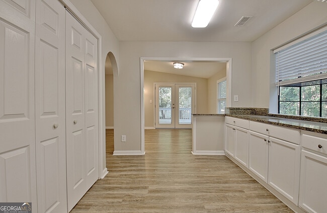 Building Photo - 338 Summer Pl